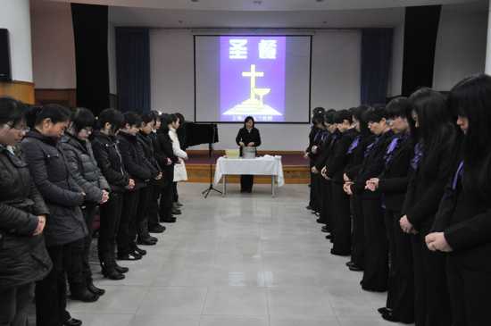 华东神学院举行受难周纪念活动 华东神学院举行受难周纪念活动